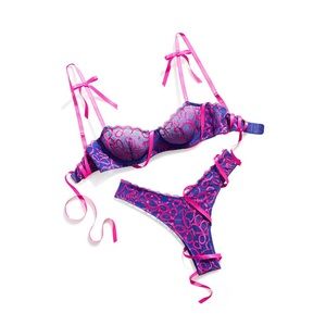 NWT Savage X Fenty Balconette Lingerie Set with Ribbon